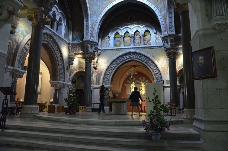 intèrieur de la basilique 