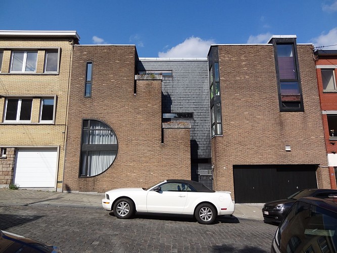Maisons géométriques de la rue Walthère Dewé
