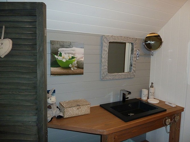 Entre Monts et Collines sdb