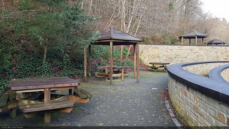 Restaurants - Aire de pique-nique du barrage - La roche-en-ardenne