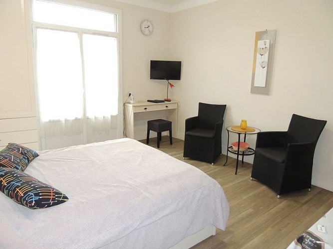 Le-Cassigny-20-3-Bagnoles-800