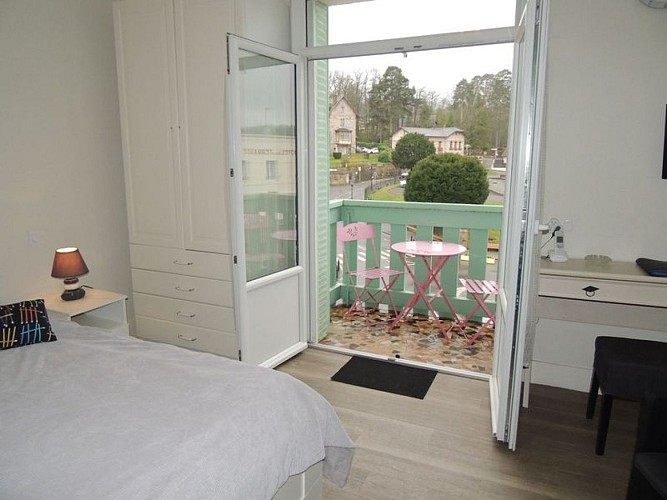 Le-Cassigny-20-Bagnoles