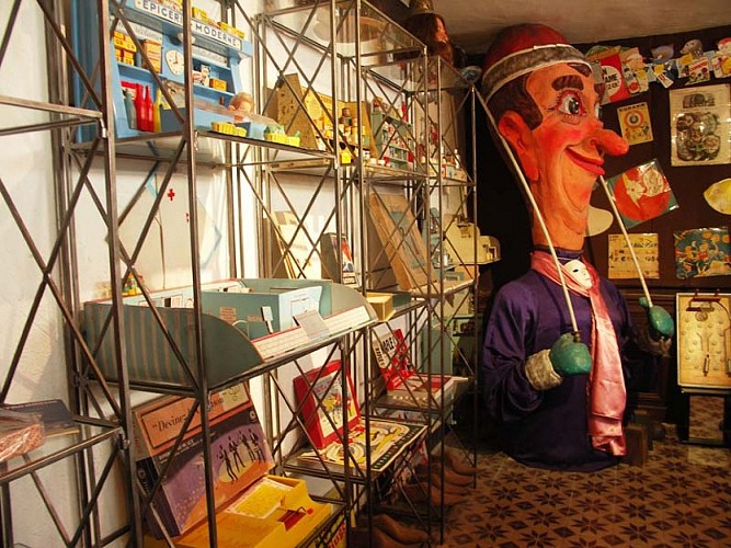 L'Inzolite, le voyage du curieux