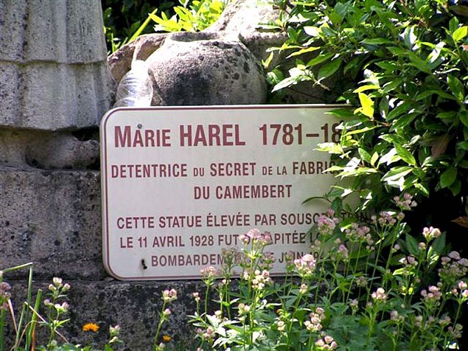 Statues de Marie Harel - Vimoutiers