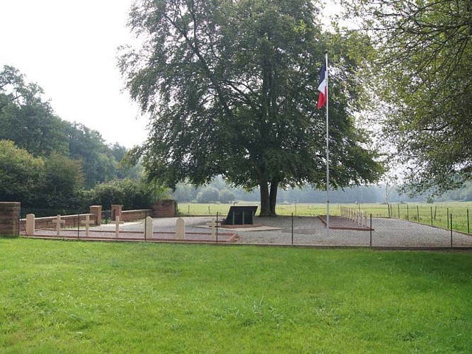 Nécropole des Gateys - St Nicolas des Bois