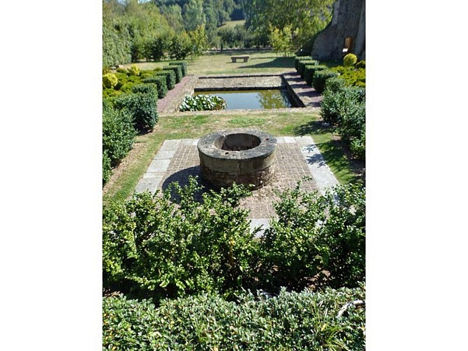 Jardin du manoir de la Boisnerie - Ste Honorine la Chardonne