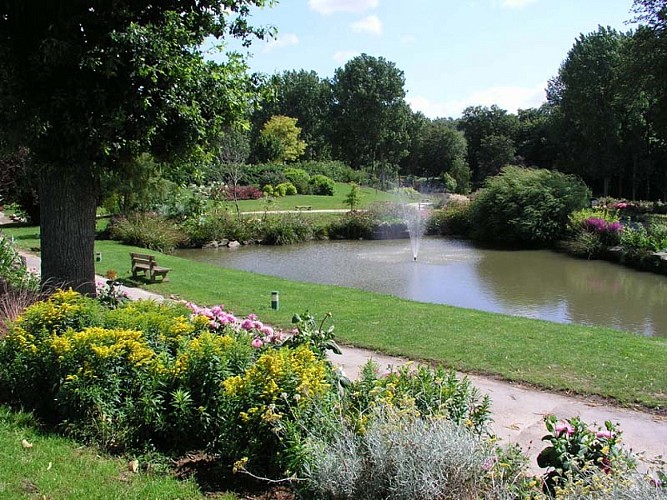 Village fleuri de Saint Fraimbault