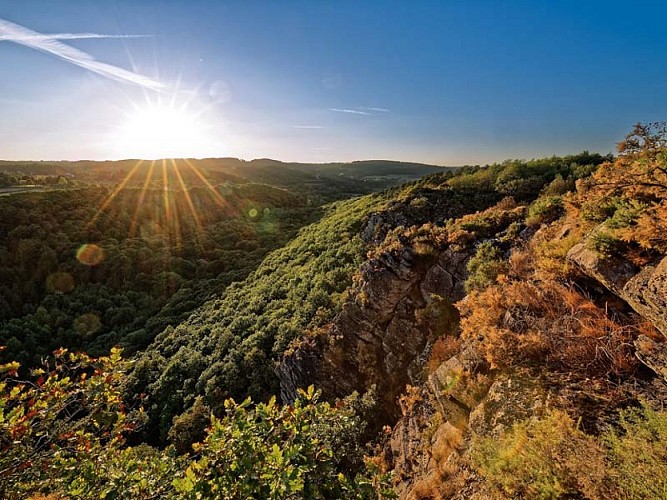 La Roche d'Oëtre et les Gorges de la Rouvre