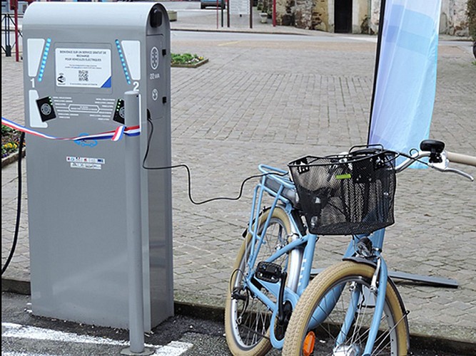 Borne recharge électrique - Le Pin au Haras