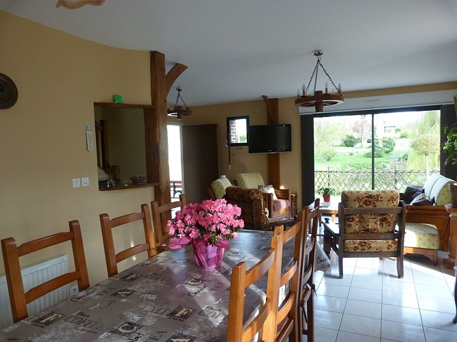 La vue sur le salon de la cuisine