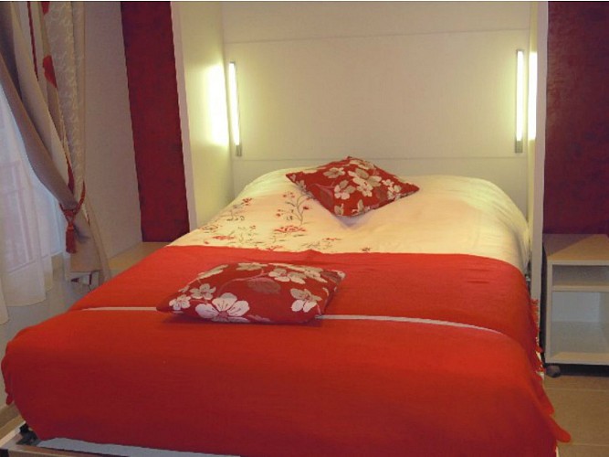 Les-Hellebores-Les-Coquelicots-Caudebec-en-Caux-Piece-principale-M bis