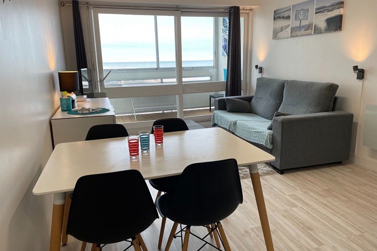 Appartement avec vue latérale sur l'océan dans le quartier des Becs à Saint Hilaire de Riez