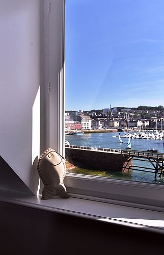 CHAMBRE LIT QUEEN VUE MER - BREVART