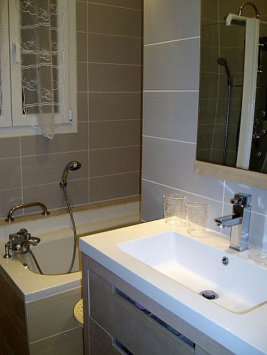 Eu_Chez-Suzy-et-Gerard_Salle-de-bain@M-MEULEMEESTER_2020