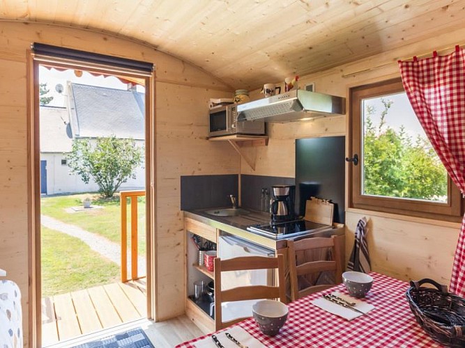 la kitchinette dans la roulotte