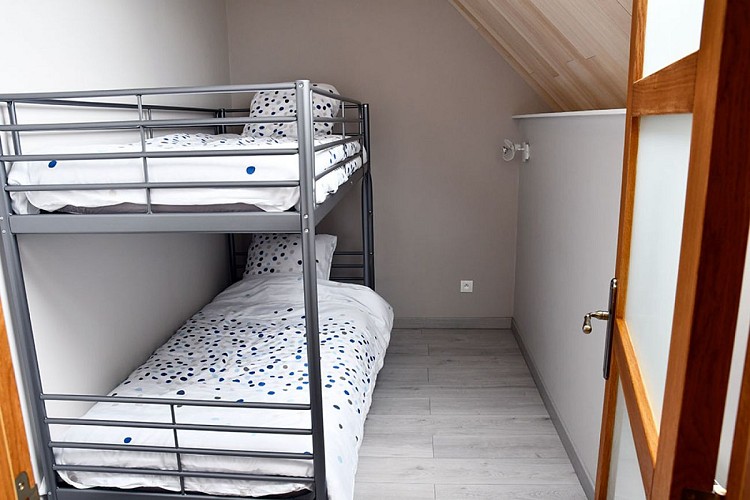 cottage-chambre-2, avec 3 lits