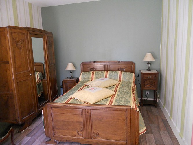 Chambre-1-Meuble-GUEDON-Melamare