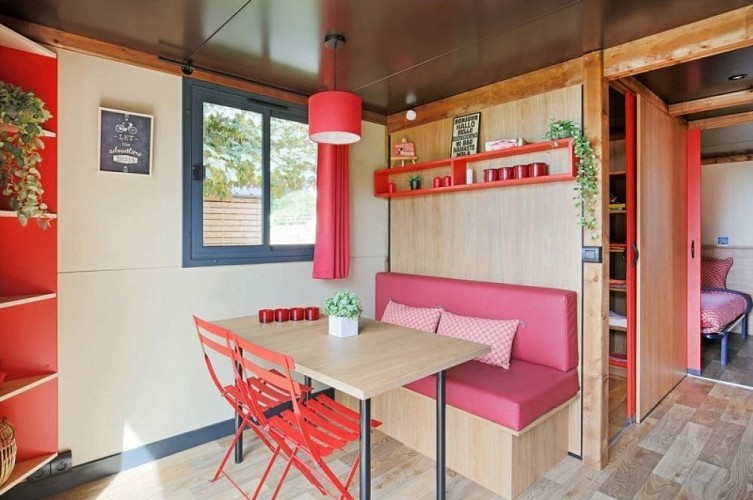 CAMPING HUTTOPIA LES FALAISES - SAINT-PIERRE-EN-PORT