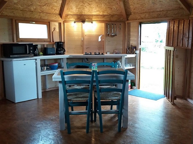 Hutte - Les Cabanes d'Eddie - Avesnes-en-Val  ©Ayral