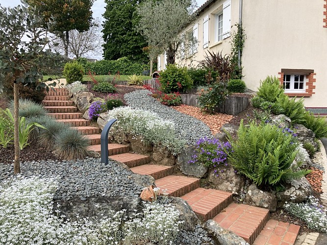 CHAMBRES D'HÔTES "LAY CHAMBRES DE LA CHAPELLE"