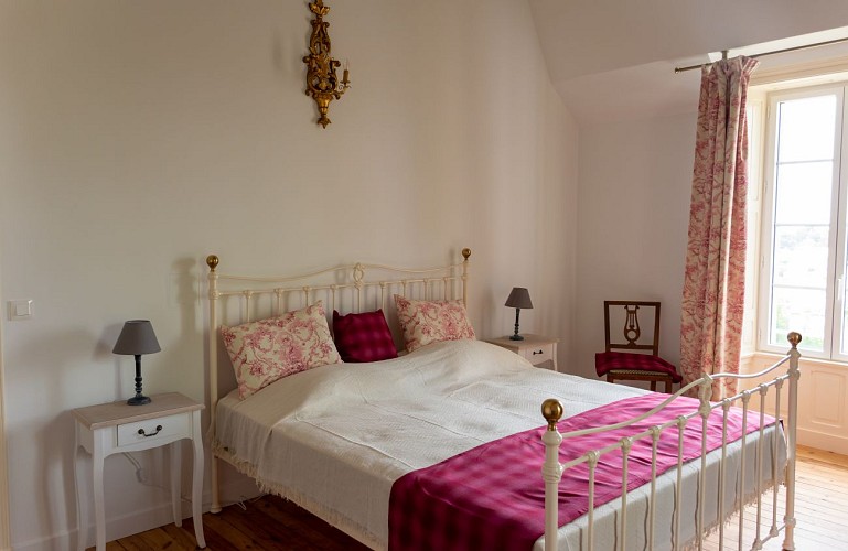 CHÂTEAU DE SAINT-ETIENNE-DU-BOIS