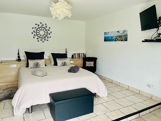 CHAMBRE &amp; CAUX - THIERGEVILLE - 2024