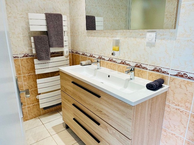 CHAMBRE &amp; CAUX - THIERGEVILLE - 2024