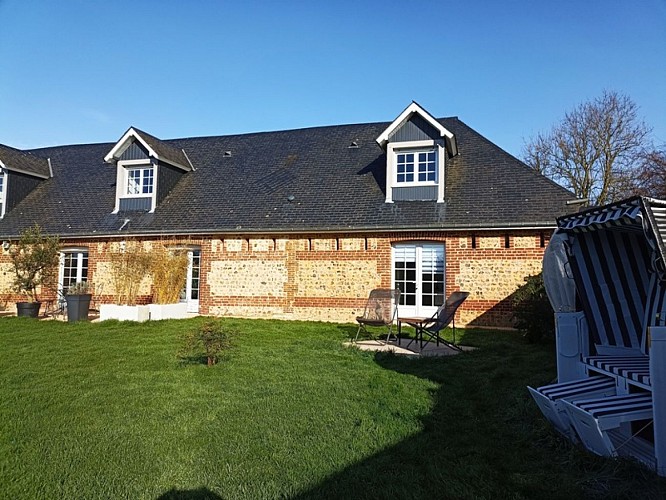 M. et Mme FAVREAU - CHAMBRE &amp; CAUX - THIERGEVILLE - 2024