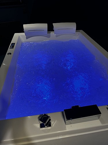 JACUZZI CHROMATHÉRAPIE BALNEOTHERAPIE