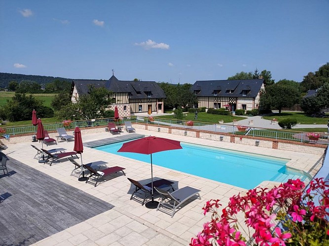 vue sur la piscine - Copie