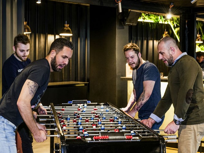 Baby foot géant