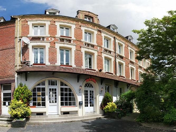 entree-hotel-de-france-lillebonne