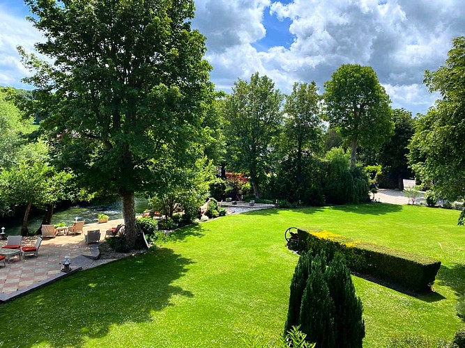 877F9FAC-802C-4E0E-96DA-51B078BE799B