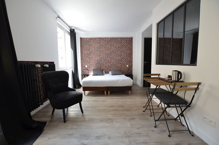 ALIVE HOTEL DE QUEBEC 1