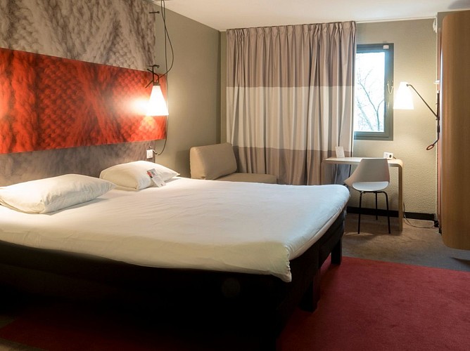 IBIS CHAMP DE MARS 2