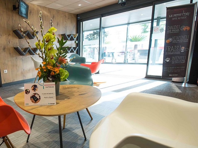 IBIS CHAMP DE MARS 4