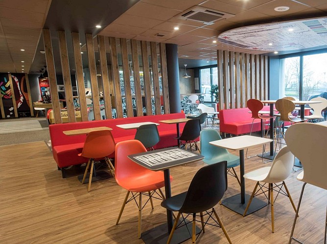 IBIS CHAMP DE MARS 7