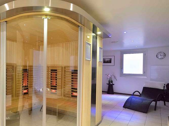 IBIS CHAMP DE MARS 10