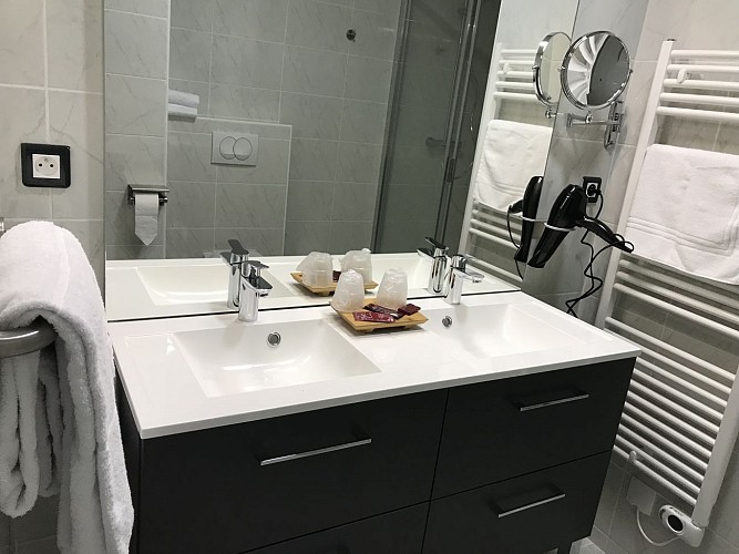 Criel-sur-Mer-Hotel-les-Galets-Salle-d-eau-Les-galets-2019