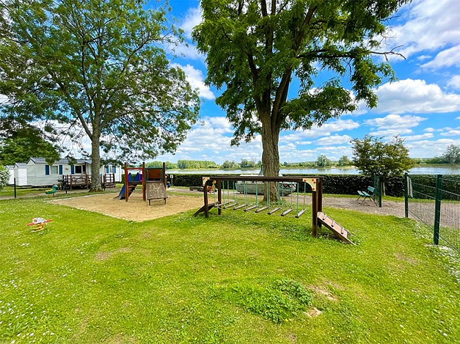 Camping Barre y Va vue aire de jeux Villequier Rives en Seine Caux Seine tourisme