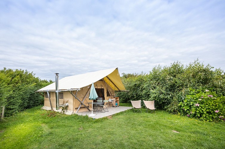 CAMPING HUTTOPIA LES FALAISES - SAINT-PIERRE-EN-PORT