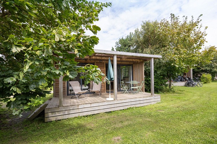 CAMPING HUTTOPIA LES FALAISES - SAINT-PIERRE-EN-PORT