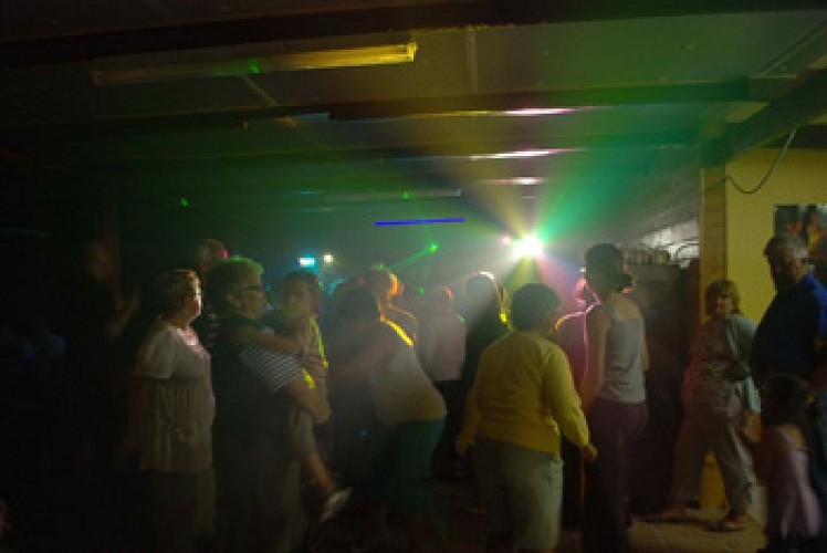 Aire de stationnement et de service du Camping Le Marqueval