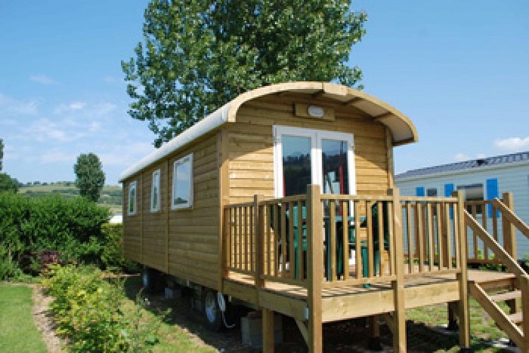 Aire de stationnement et de service du Camping Le Marqueval