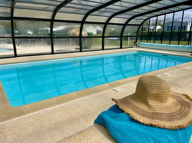 Piscine couverte et chauffée à 29 degrès Camping La Berquerie Le Mesnil Réaume