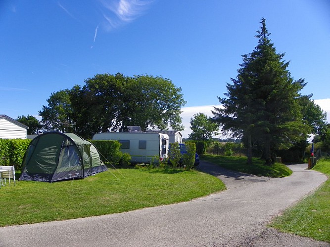 Aire de stationnement et de service du Camping Le Mesnil