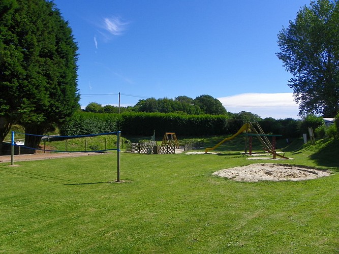 Aire de stationnement et de service du Camping Le Mesnil