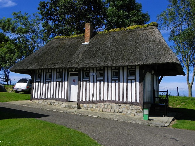 Aire de stationnement et de service du Camping Le Mesnil