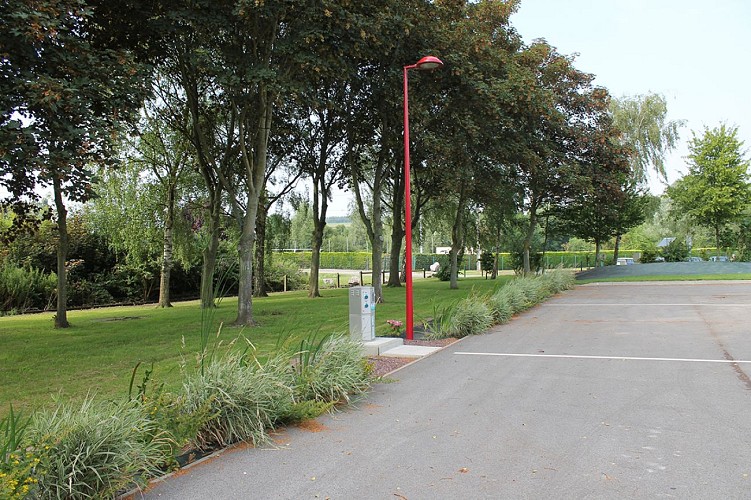 Incheville_Aire-de-stationnement-Camping-de-l-etang_Emplacements_Aire-de-Camping