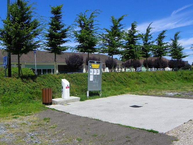 Aire de stationnement et de service de Norville